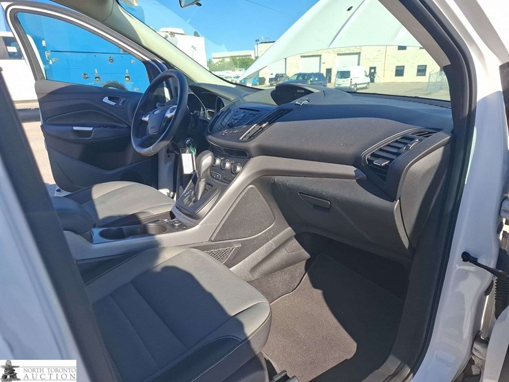 2016-ford-escape-image-17