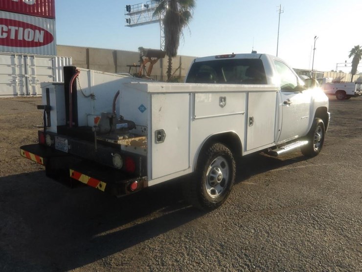 2013-chevrolet-2500-image-3