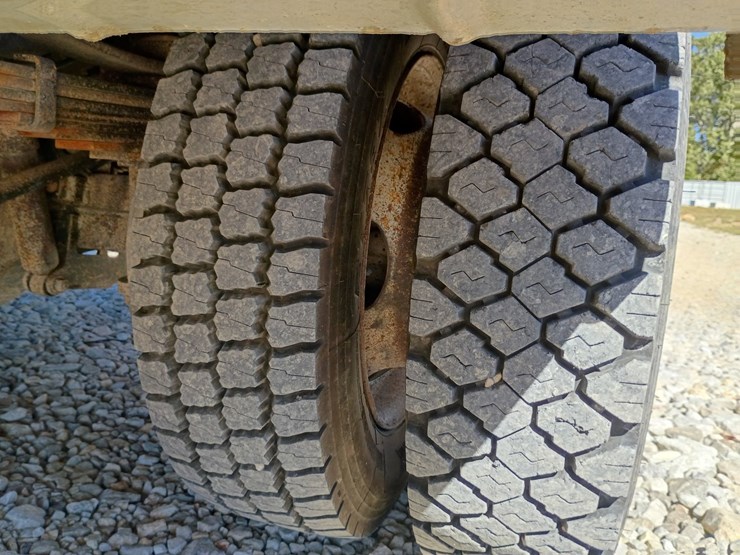 2003-ford-f550-image-105