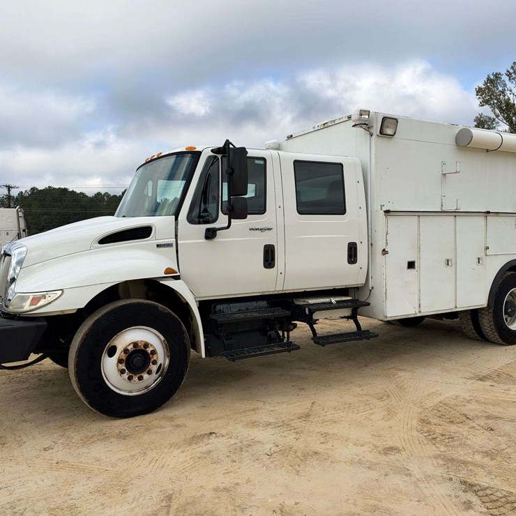 2013 INTERNATIONAL DURASTAR 4300