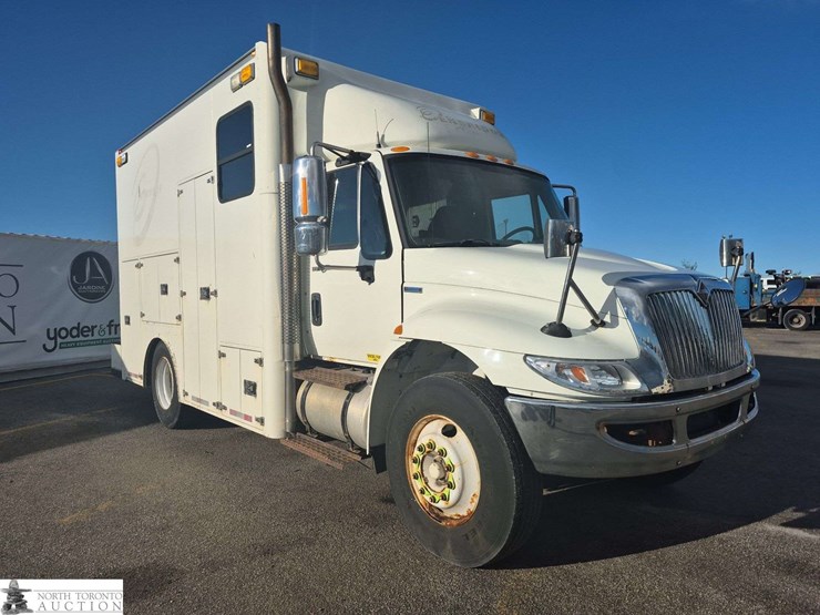 2009-international-durastar-4300-image-3