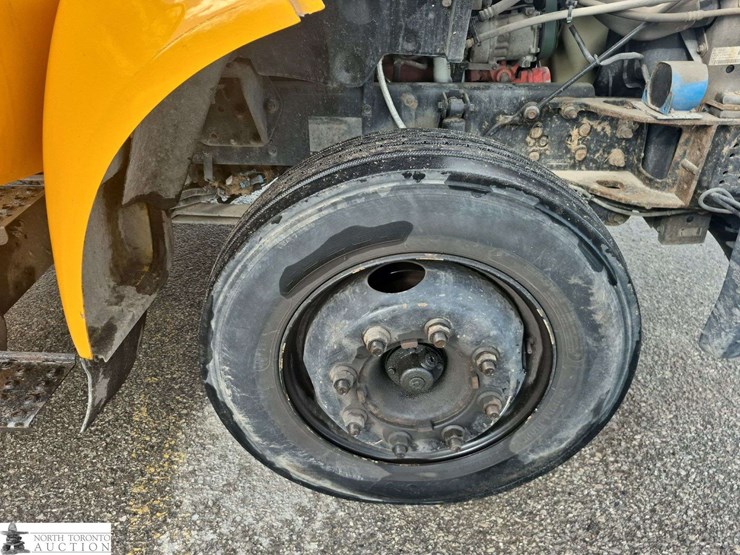 2010-ford-f650-image-31