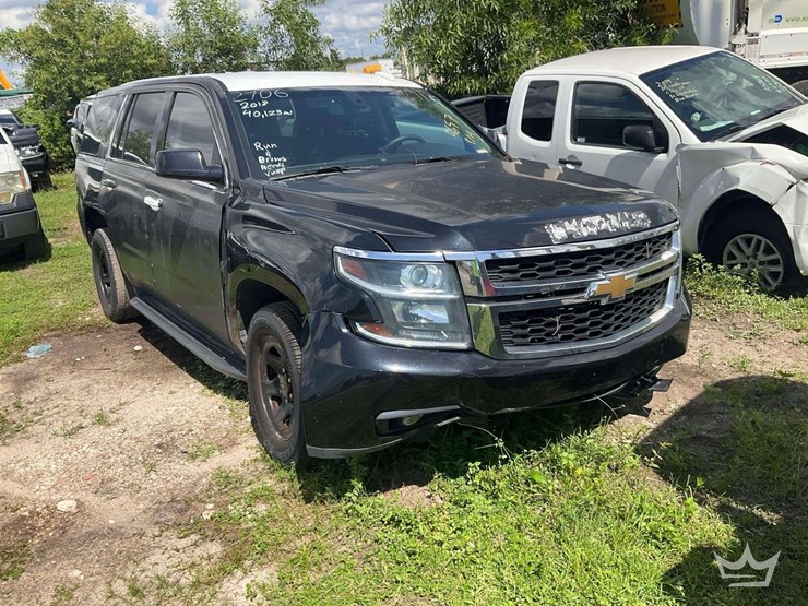 2018-chevrolet-tahoe-image-2