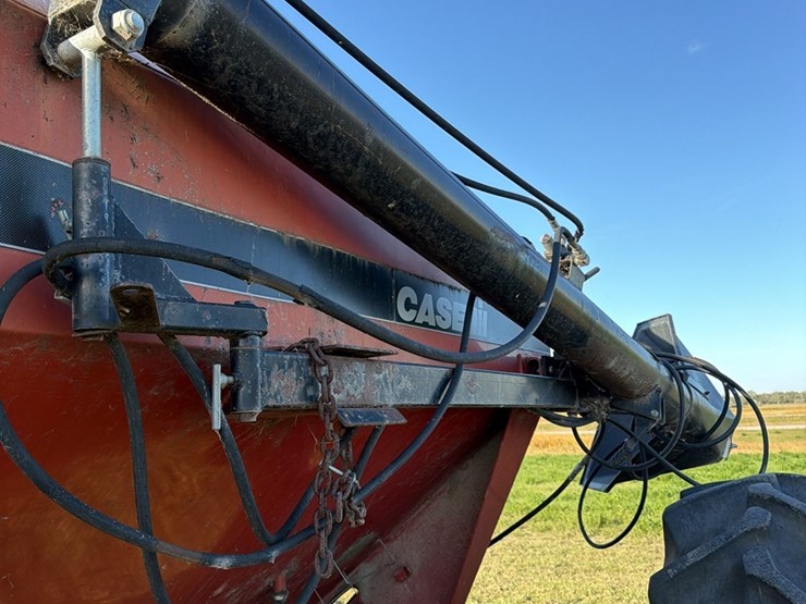 case-ih-3400-image-17