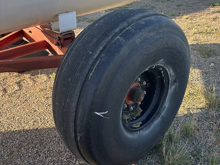 11-12-1450-gallon-nh3-tank,-16.5l---16.1-tires-image-3