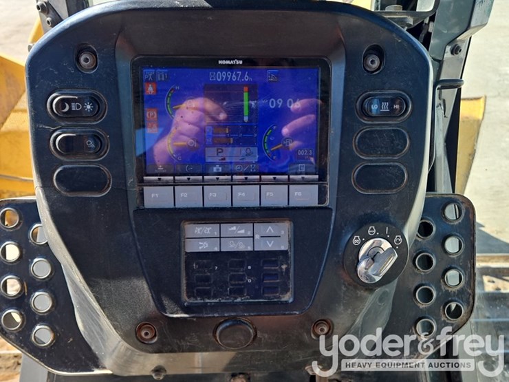 2015-komatsu-d61pxi-24-image-40