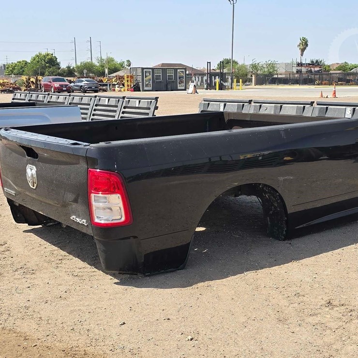 DODGE RAM DUALLY TRUCK BED