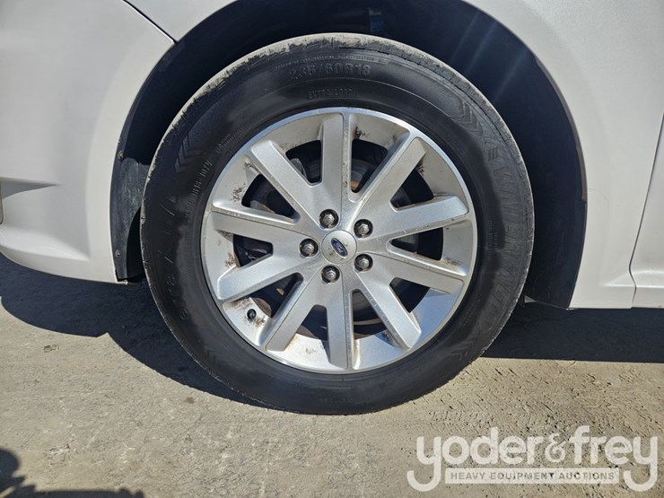 2009-ford-flex-image-8