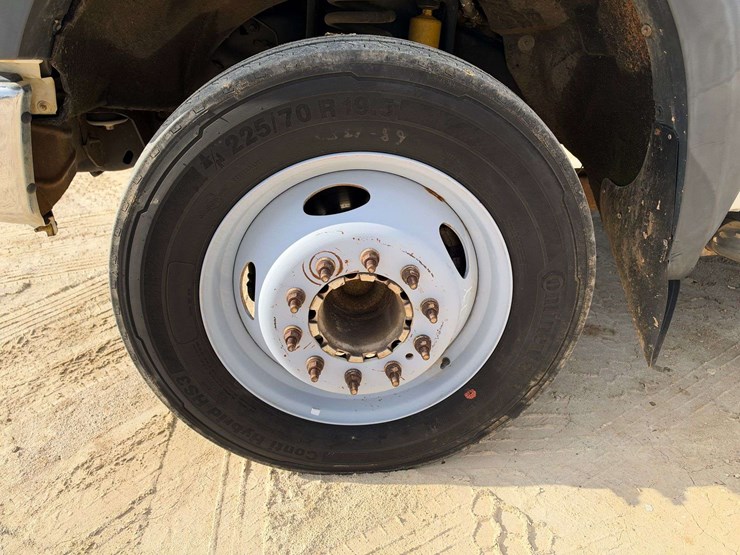 2008-ford-f550-image-17