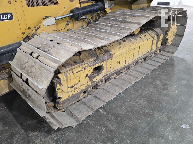 2021-caterpillar-d3-lgp-image-32