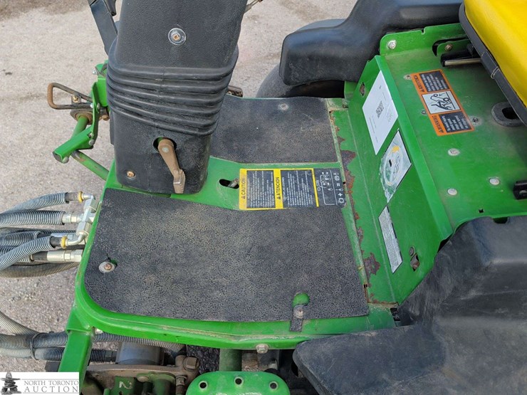 2015-john-deere-2500-image-16