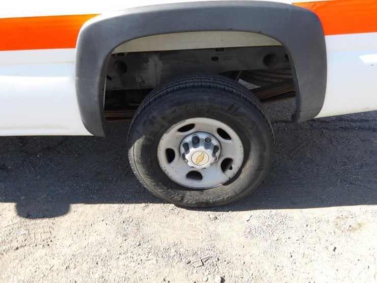 2003-chevrolet-silverado-2500-image-13