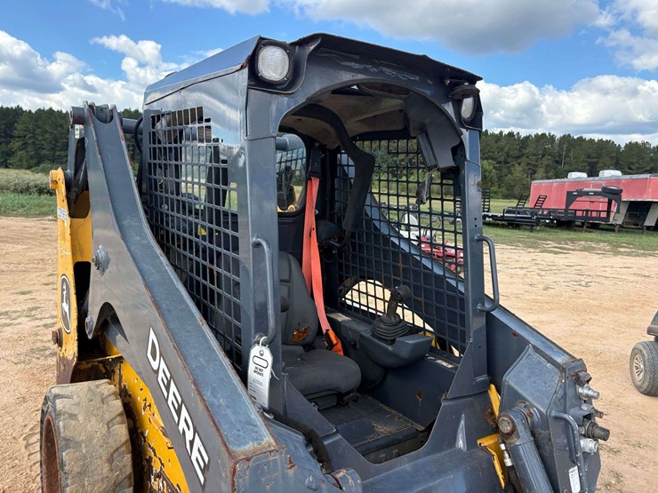 2021-john-deere-318-image-15