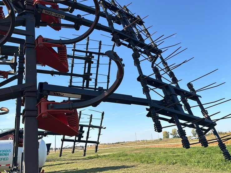 35'-flex-coil-chisel-plow,-floating-hitch,-very-good-harrows-image-12