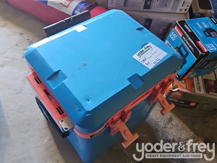 blue-magellan-cooler-image-2