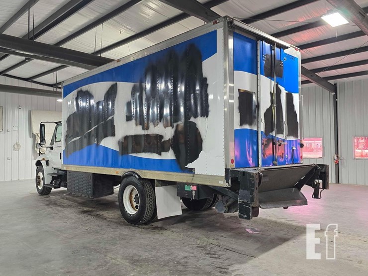 2011-international-durastar-4300-image-4