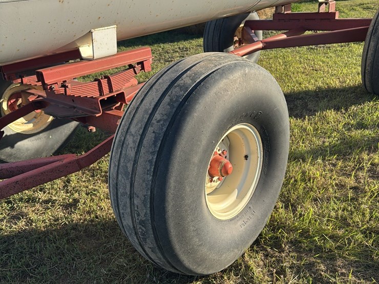 11-20-1450-gallon-nh3-tank,-16.5l---16.1-tires-image-5