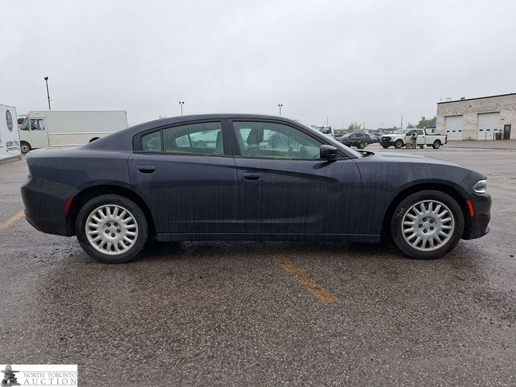2017-dodge-charger-image-4