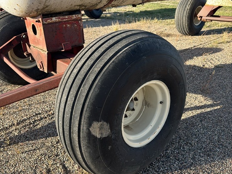 11-11-1450-gallon-nh3-tank,-16.5l--16.1-tires-image-5