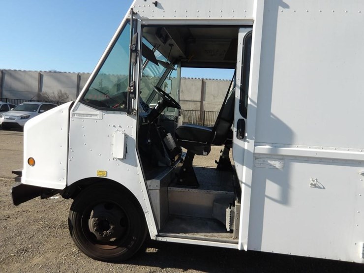 2002-workhorse-p42-image-15