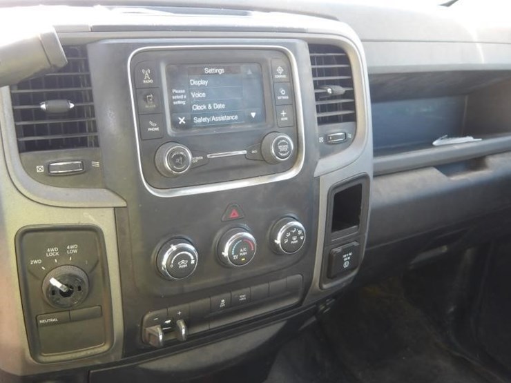 2016-dodge-ram-1500-image-17