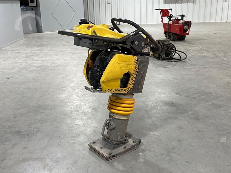 2017-bomag-bt65-image-3