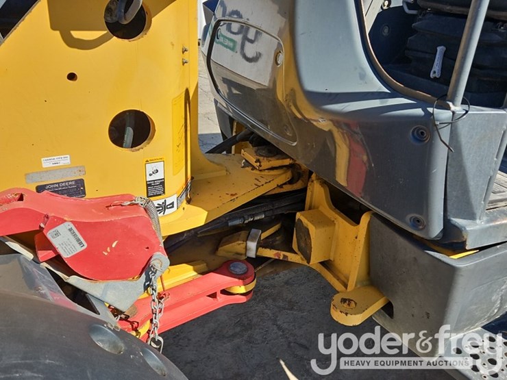 2019-deere-204l-image-12