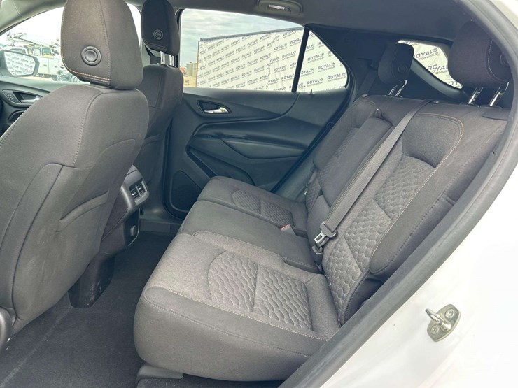2018-chevrolet-equinox-lt-image-21