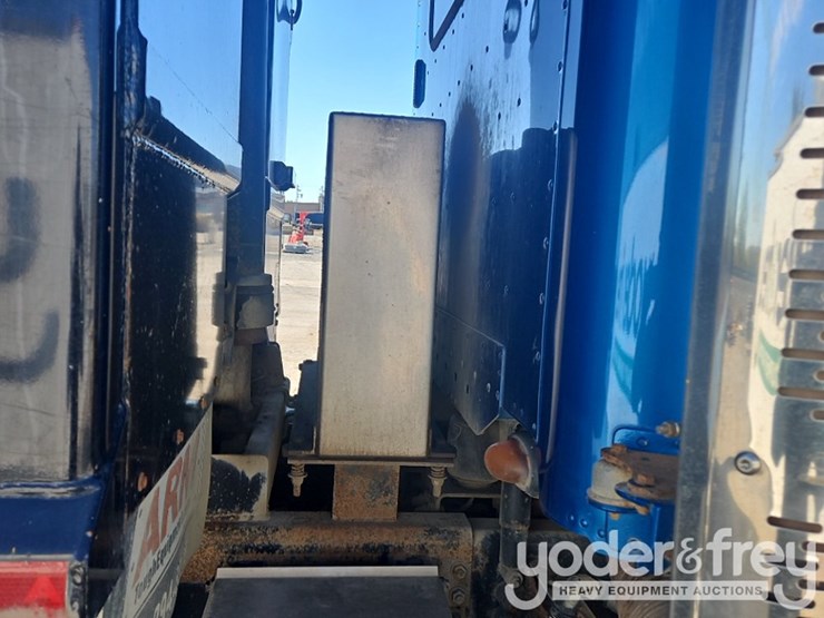 2019-freightliner-122sd-image-41