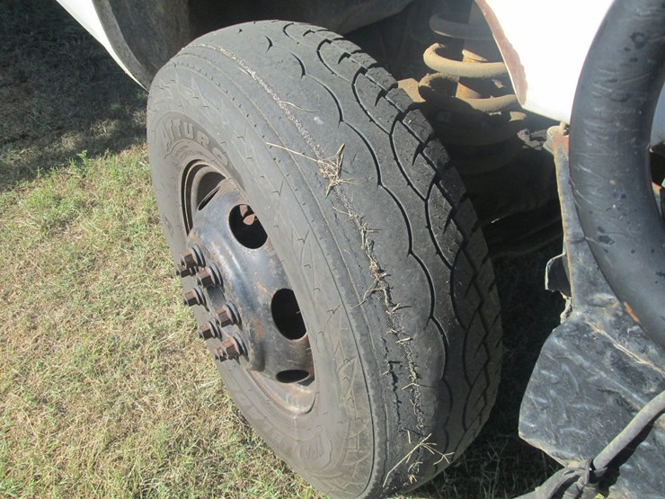 2001-dodge-3500-image-15