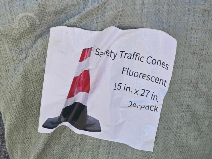 qty-(60)-safety-traffic-cones-image-2