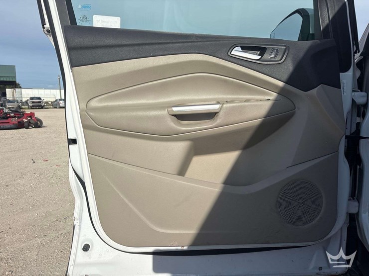 2017-ford-escape-image-11