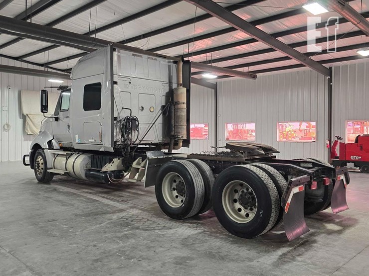 2013-international-prostar-image-4