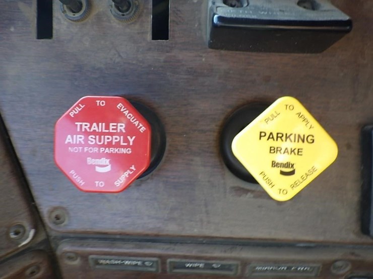 1991-freightliner-fla086-24'-t/a-cab-&-chassis-image-44