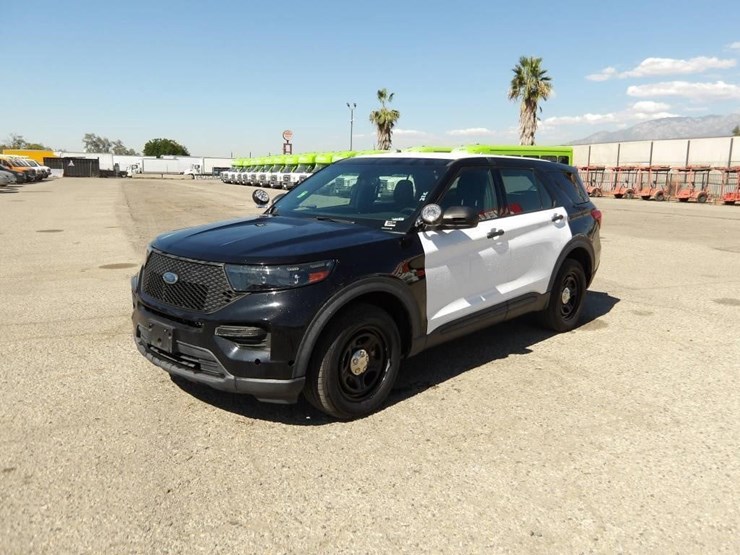 2020-ford-explorer-image-1