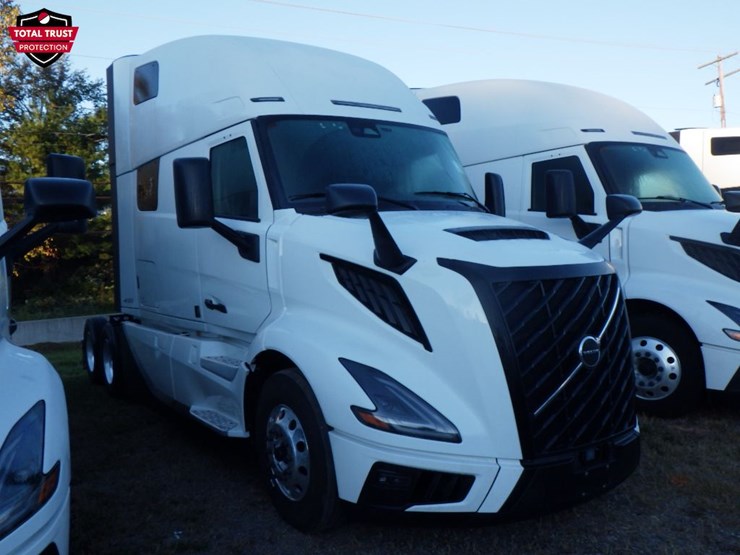 2025-volvo-vnl860-image-3