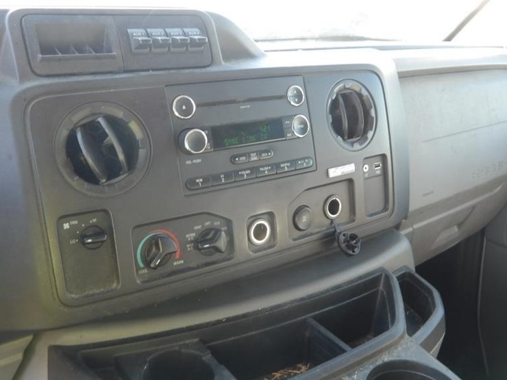2011-ford-e350-image-17