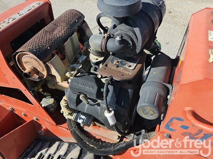 2016-ditch-witch-c24x-image-13