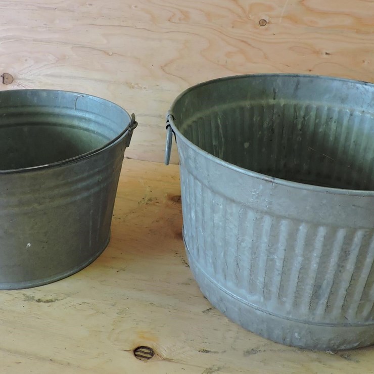 GALVANIZED 1 BUSHEL TUB, AND GALVANIZED PAIL