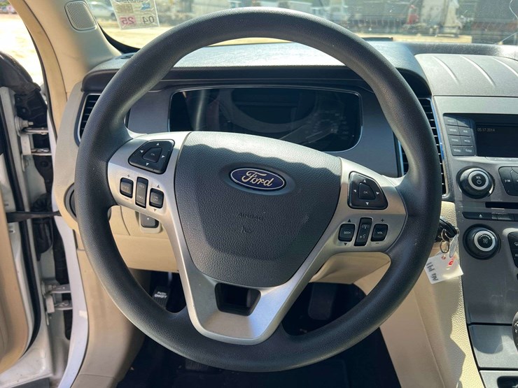 2016-ford-taurus-4-door-sedan-(101,832-miles)-image-12
