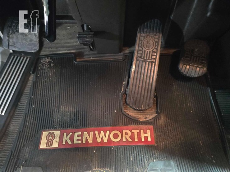 2016-kenworth-t800-image-11