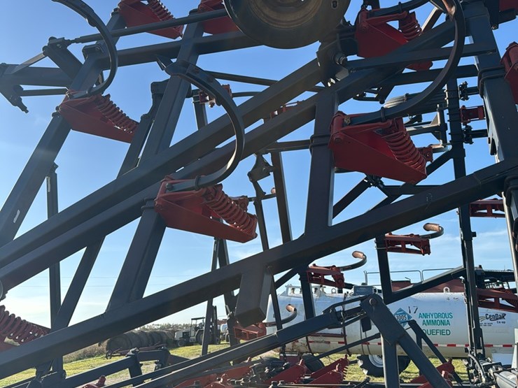 35'-flex-coil-chisel-plow,-floating-hitch,-very-good-harrows-image-13