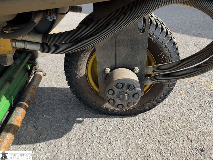 2015-john-deere-2500-image-37