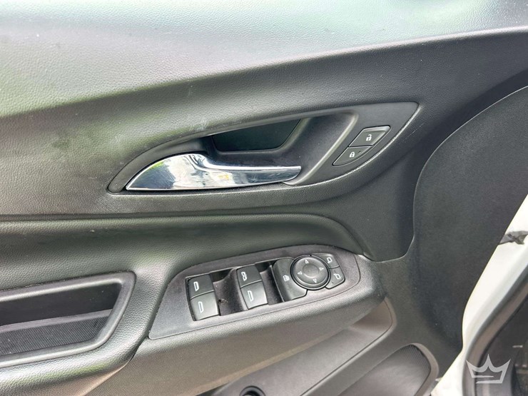 2018-chevrolet-equinox-lt-image-11