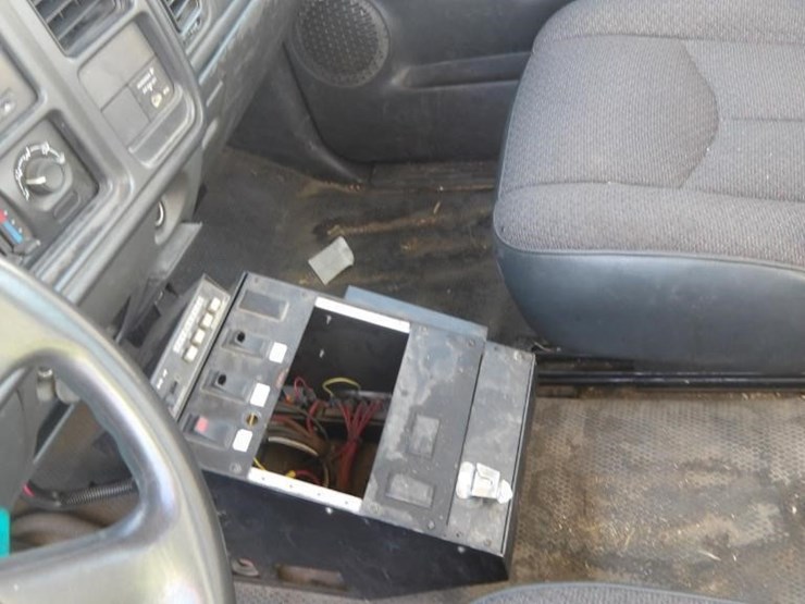 2005-chevrolet-silverado-3500-image-20