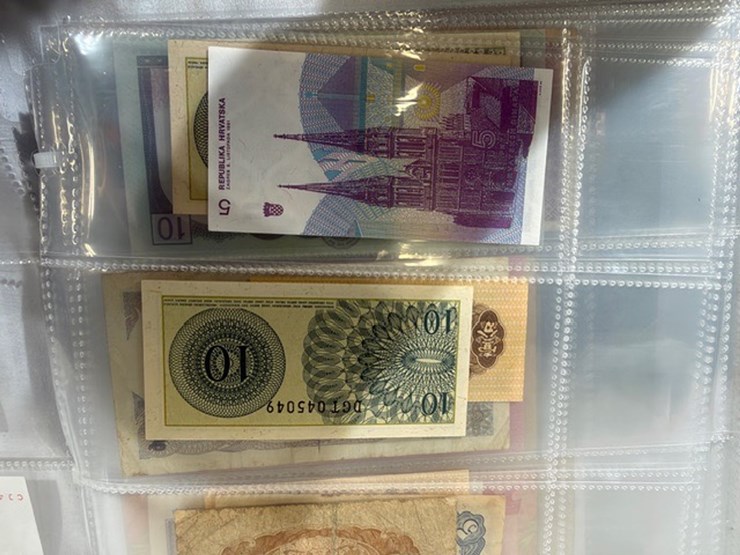 #40311-•-foreign-currency-bank-notes-image-171