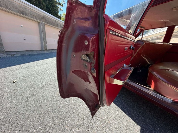 1965-chevrolet-chevelle-300-deluxe-4-door-sedan-(33,434-miles)-image-48