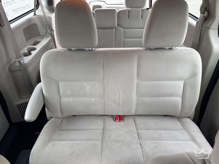 2014-dodge-grand-caravan-image-20