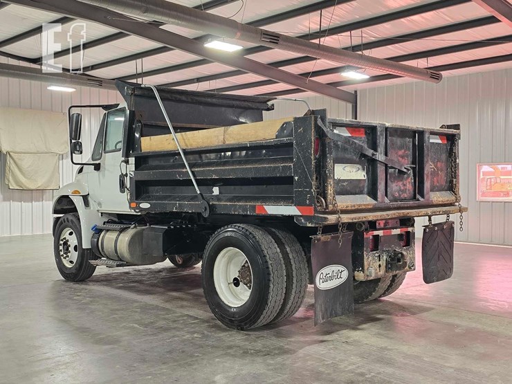 2018-international-durastar-4300-image-4