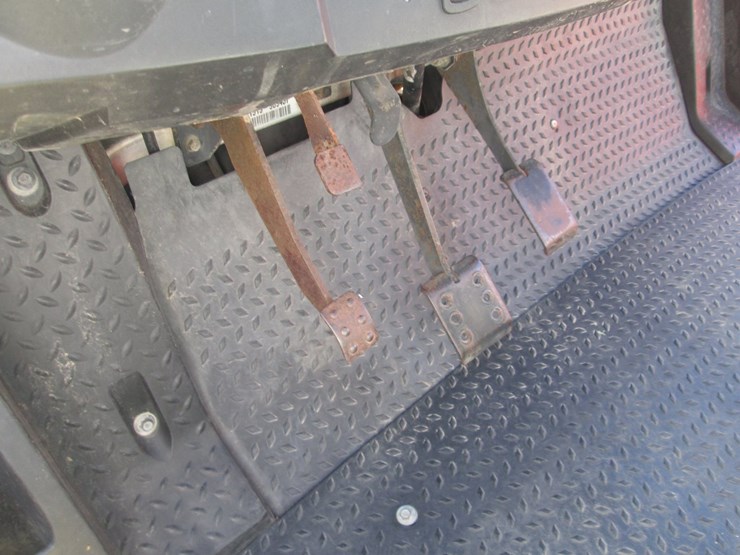 2019-club-car-carryall-1700-image-26